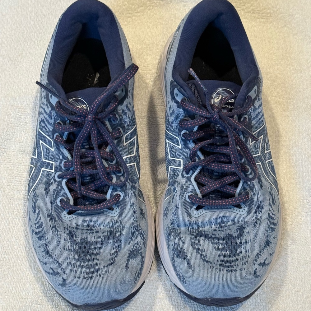 ASICS women’s Gel Cumulus 23 Running Shoes size 8.5